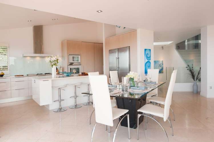 37 Russell Heights Russell_11