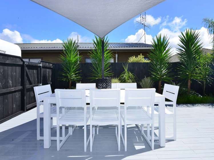 2/179 Centreway Road Orewa_1