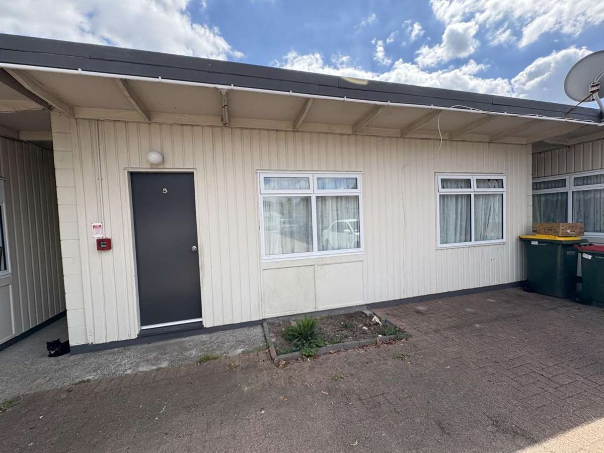 Spacious One-Bedroom unit for rent - Prime central location 1