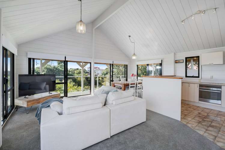 13 Moffat Road Red Beach_4