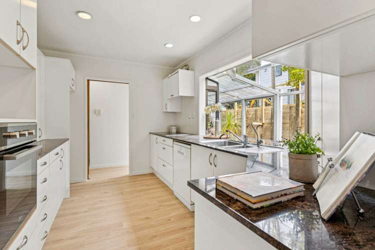 28 Longfellow Parade Glen Eden_10