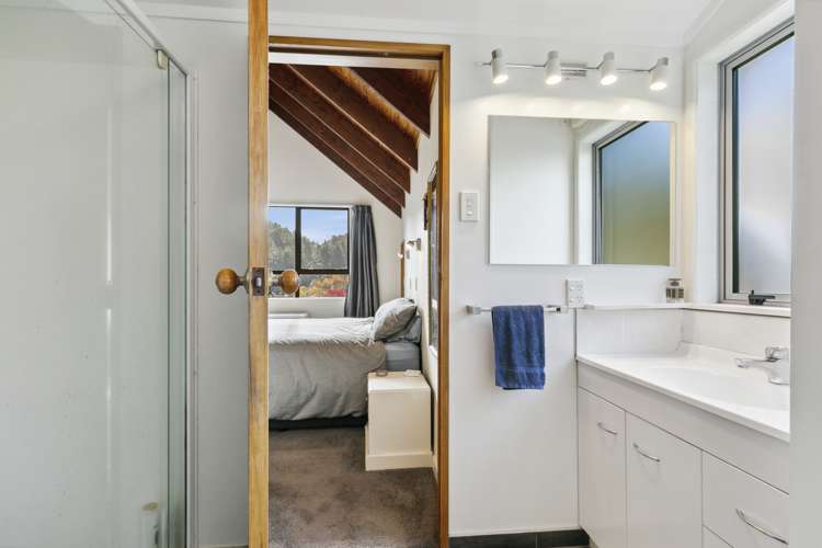 34 Peterhouse Street Tawa_9