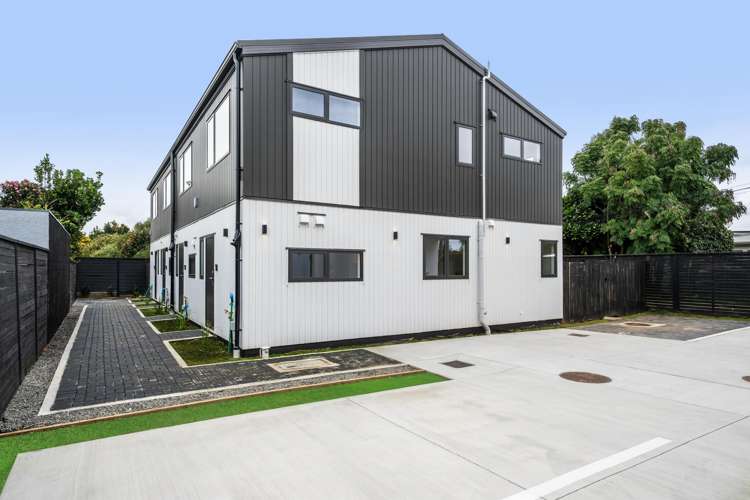 3/25 Swan Crescent Pakuranga_12