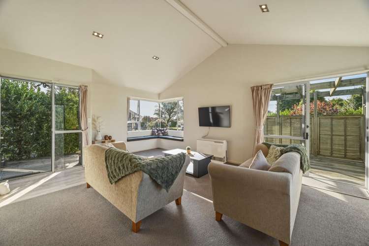 37 Basley Road Owhata_8