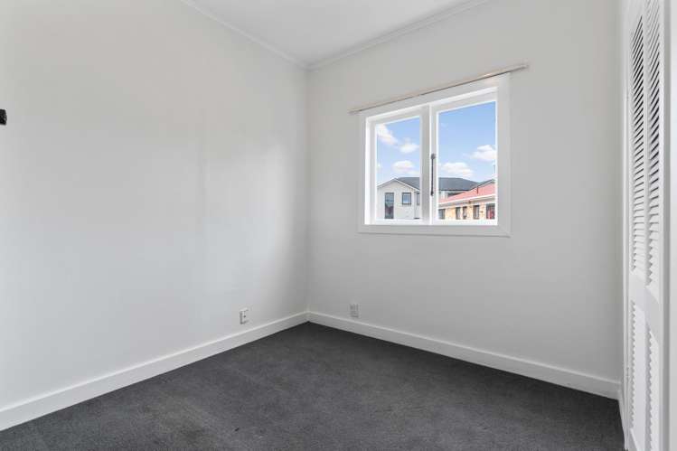 62 Beach Road Pahurehure_10