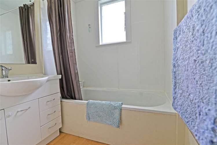 132 Mcleod Road Te Atatu South_14