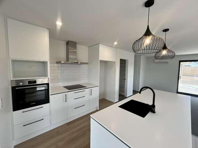 21 Muldowney Drive 11103_1