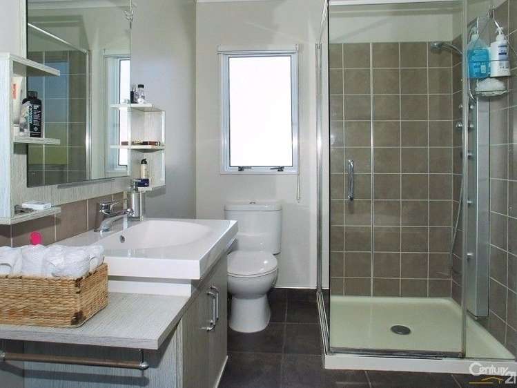 11 Te Puia Drive Aotea_10