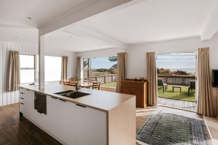 69 Marine Parade Mt Maunganui_12