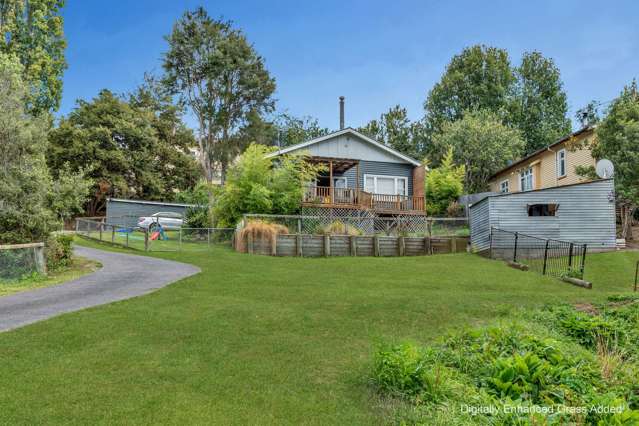 Peaceful Green Views on Kakapo Place!