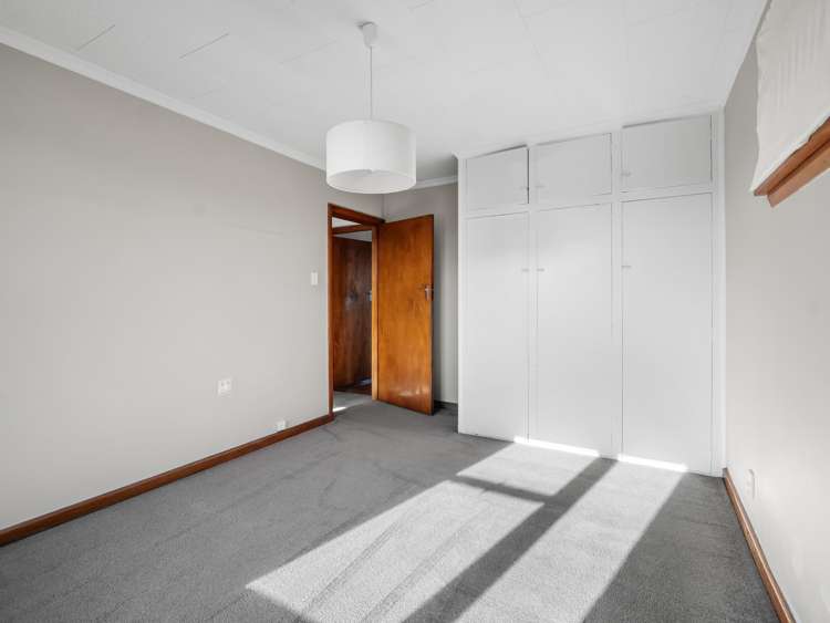 6 Robin Street Burwood_14