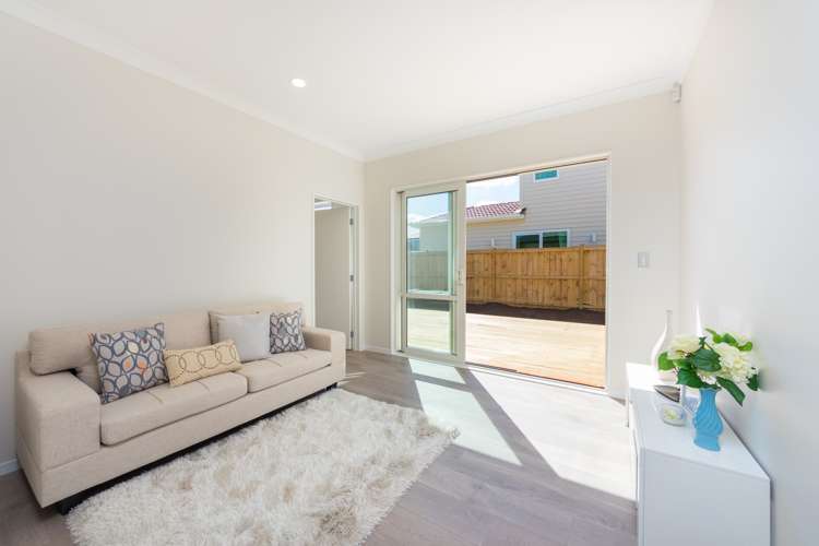 70 Donegal Park Drive Flat Bush_5