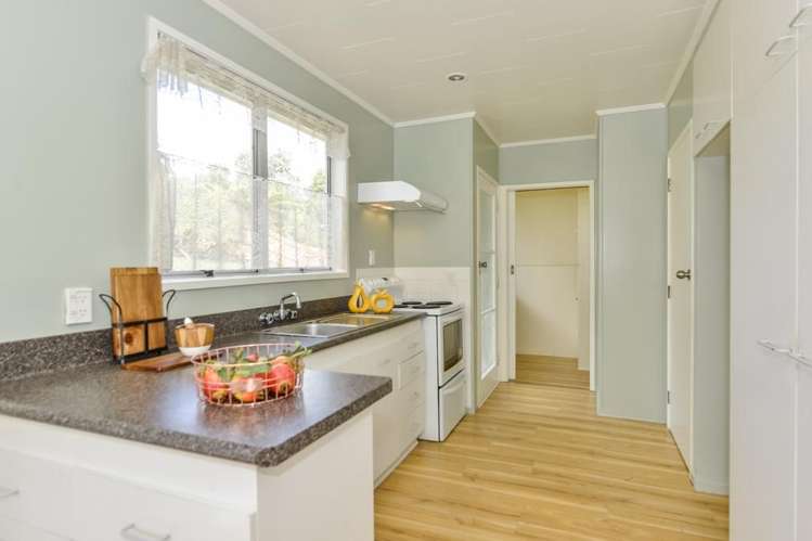 66 Captain Scott Road Glen Eden_1