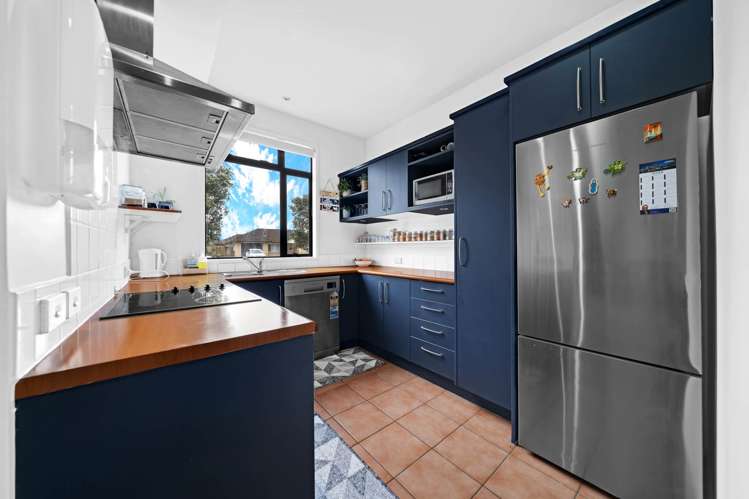 17/2 Armoy Drive East Tamaki_11