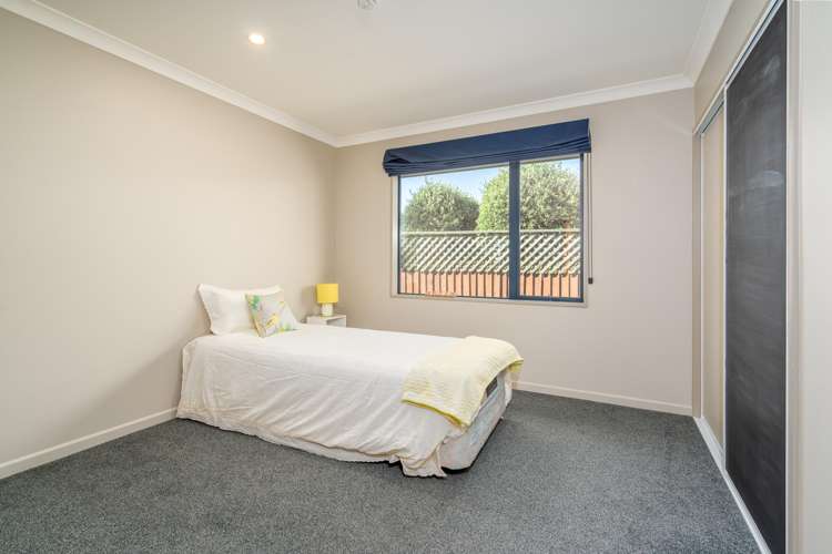 2 Mullion Lane Burwood_13