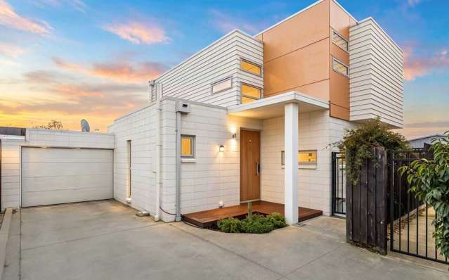 Standalone, post quake with garage