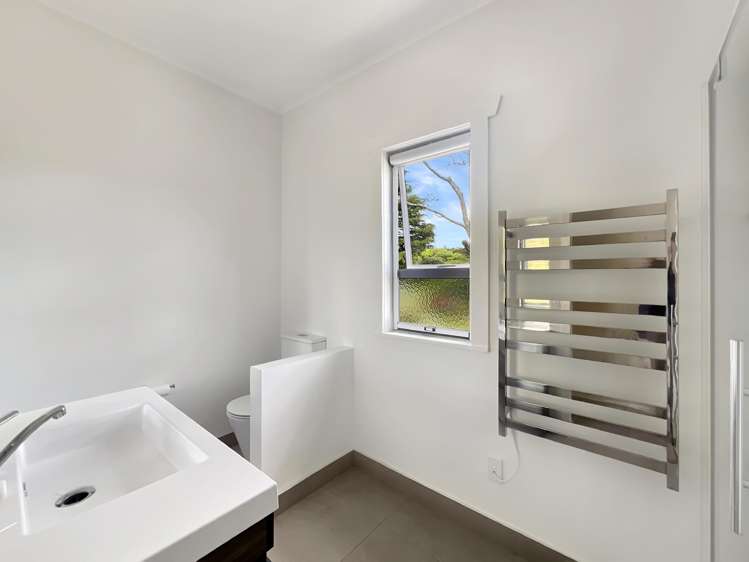 1009 White Pine Bush Road Awakeri_20