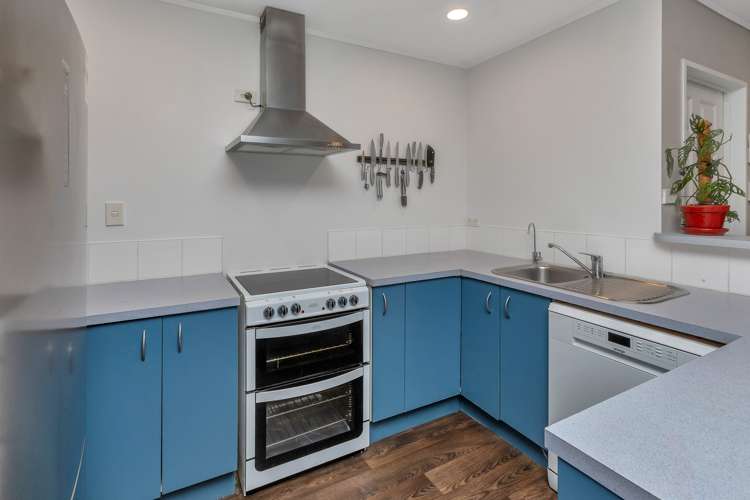 10 Howards Way Kamo_10