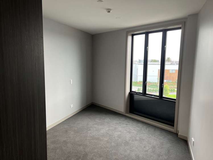 301/2 Launch Road Hobsonville_13