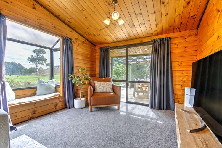 2/134 Barrett Road Temple View_6