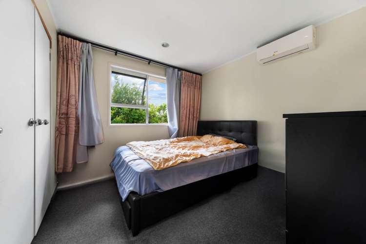 6 Theban Place Totara Vale_13