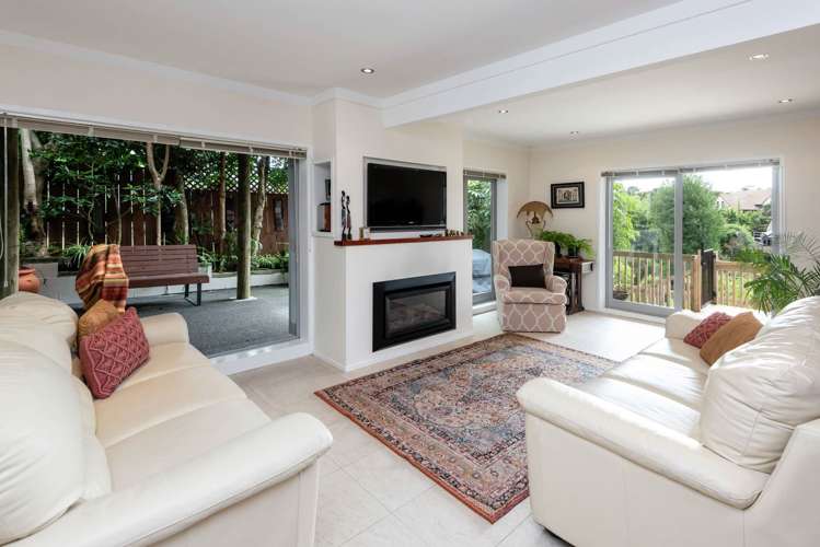 44 Colmar Road Mellons Bay_9