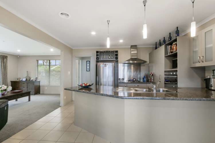 49 Dowse Drive Maungaraki_8