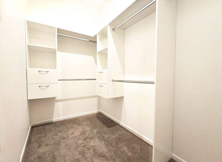 8D Taurima Avenue Pt England_11