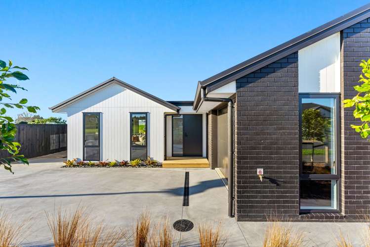 74 Metoriti Crescent Karaka_15