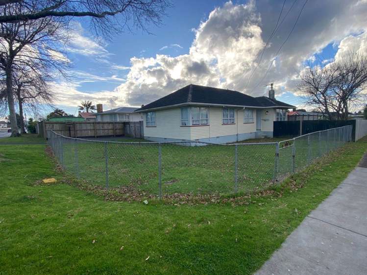 2 Emerson Road Clover Park_10