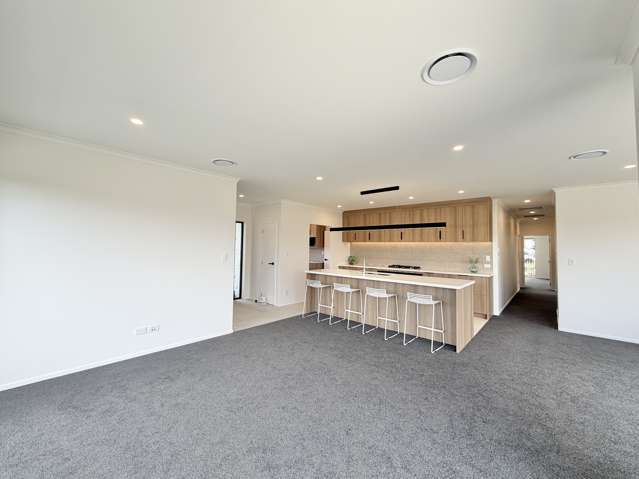 16 Tukutata Crescent Milldale_4