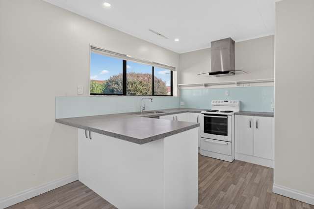 2/240 Songer Street Stoke_4