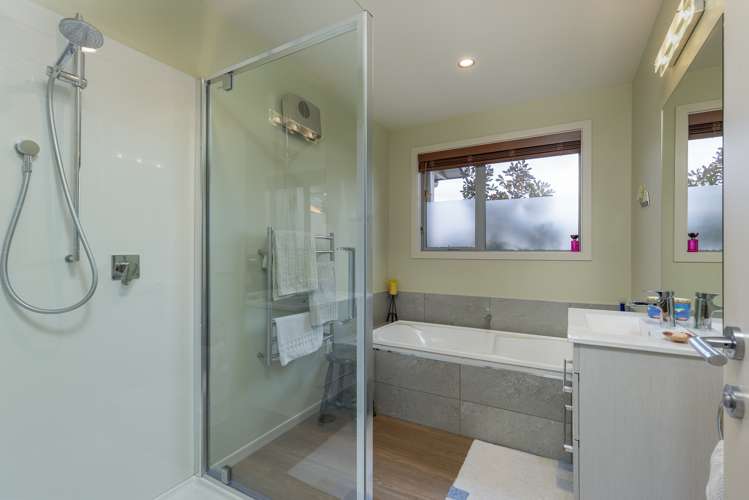 2 Puketutu Grove Motueka_8