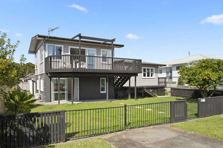 11 Crispe Road Clarks Beach_25
