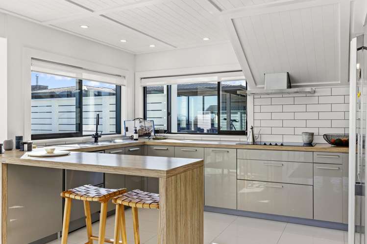 20 Pukenamu Road Rainbow Point_16