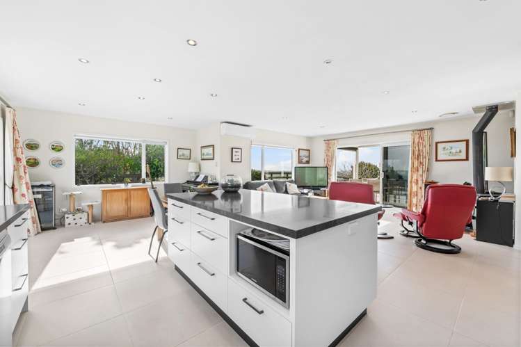 1382 Old North Road Helensville_27