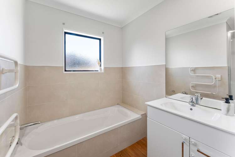 1a Lord Auckland Road Wakefield_19