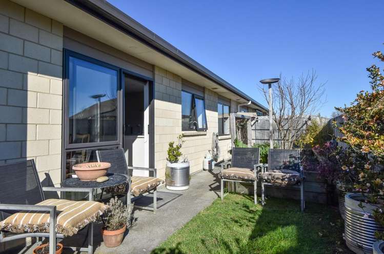 8 Ashmore Park Road Carterton_23