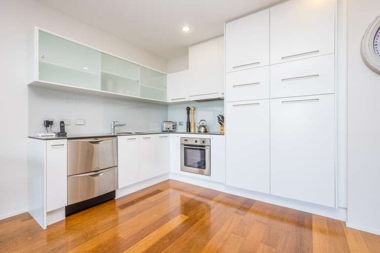 1208/18 Beach Road Auckland Central_3