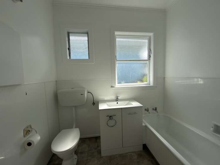 51 Douglas Street Okitu_26