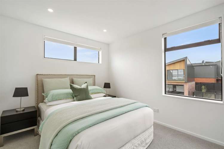 1d Lowe Street Belmont_9