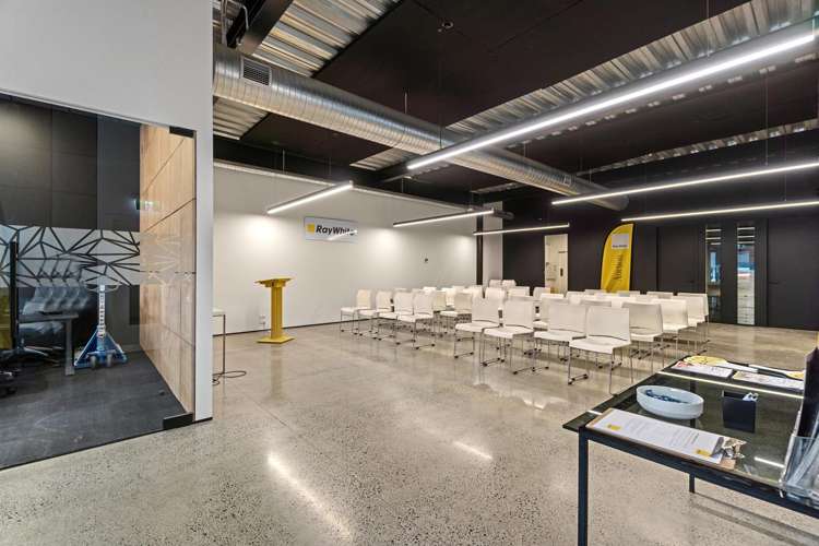 678 Victoria Street_0