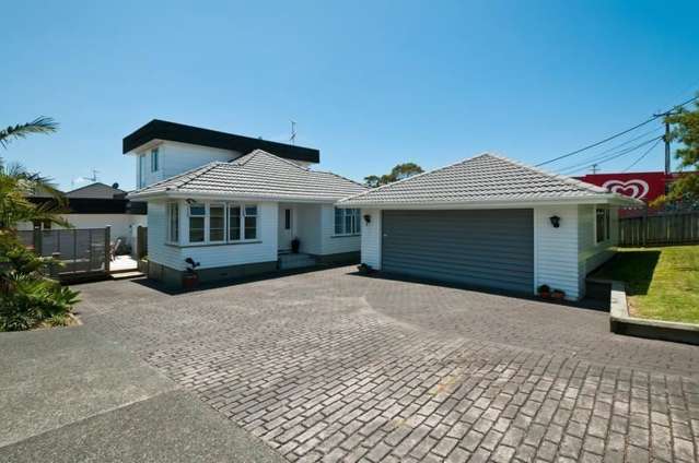 607 Beach Road Rothesay Bay_2