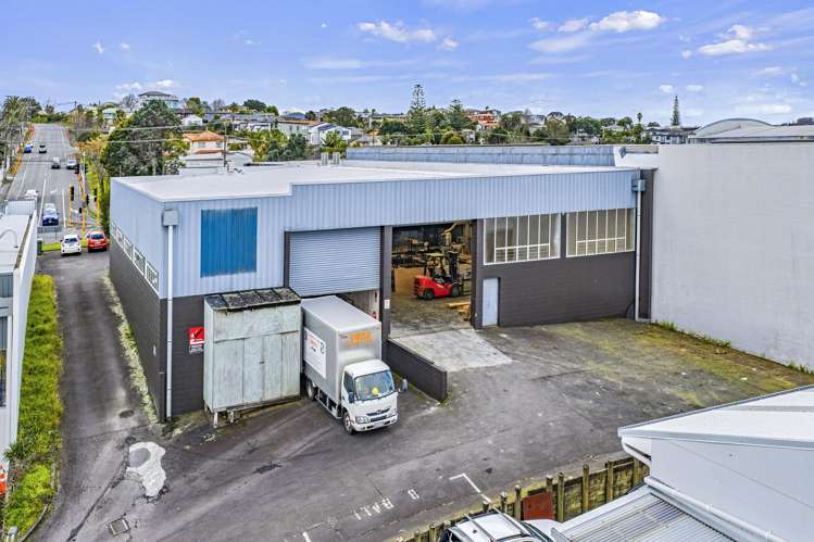 187-189 Archers Road Wairau Valley_2