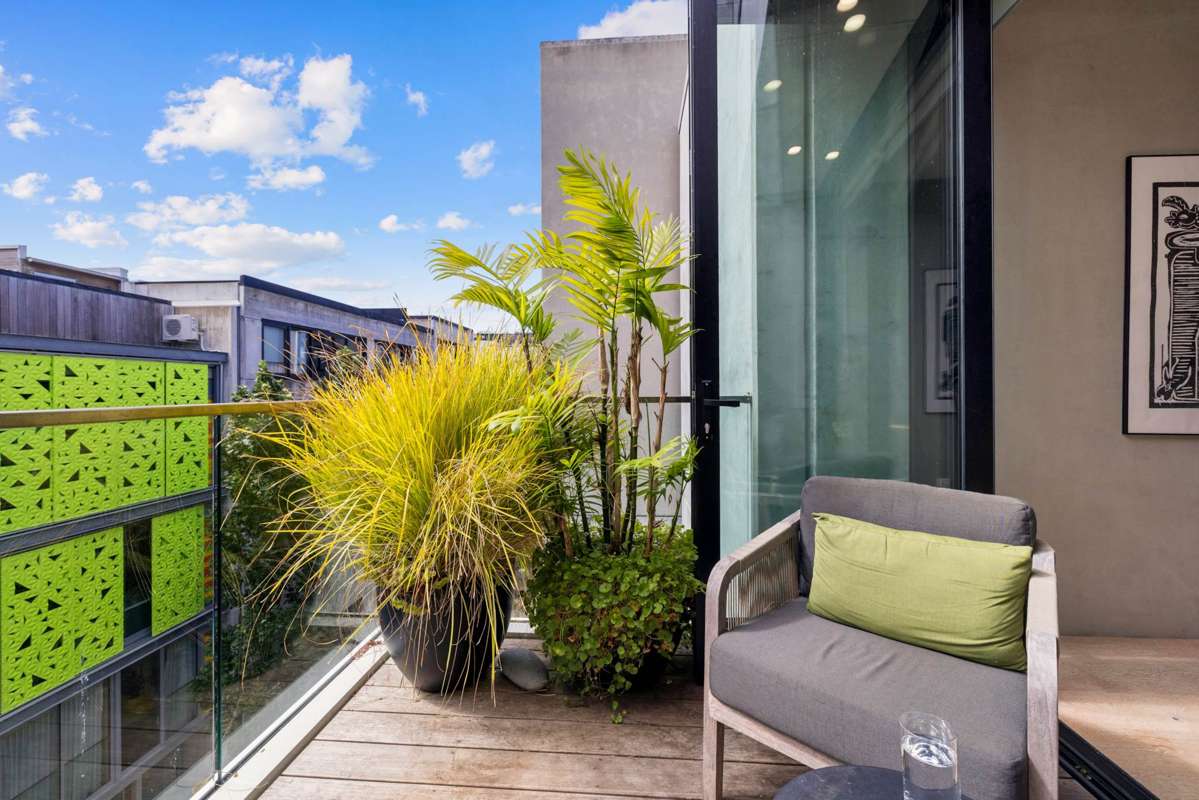 403/25 Pollen Street_4