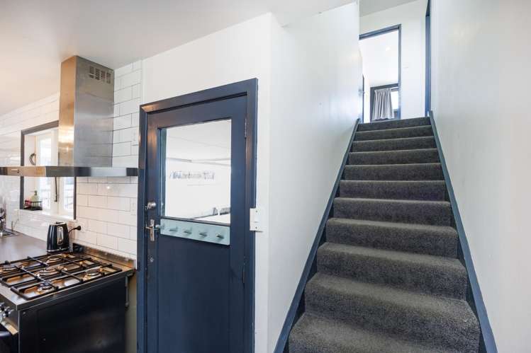 18 Somerset Crescent Highbury_14