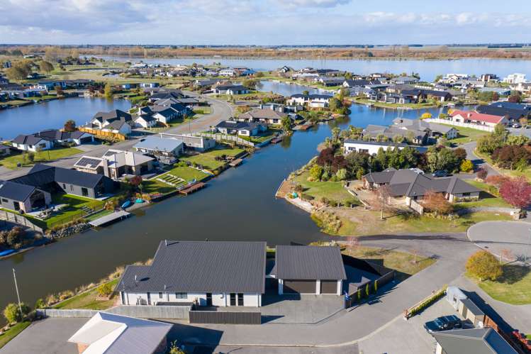 8 Halston Close Huntingdon_25