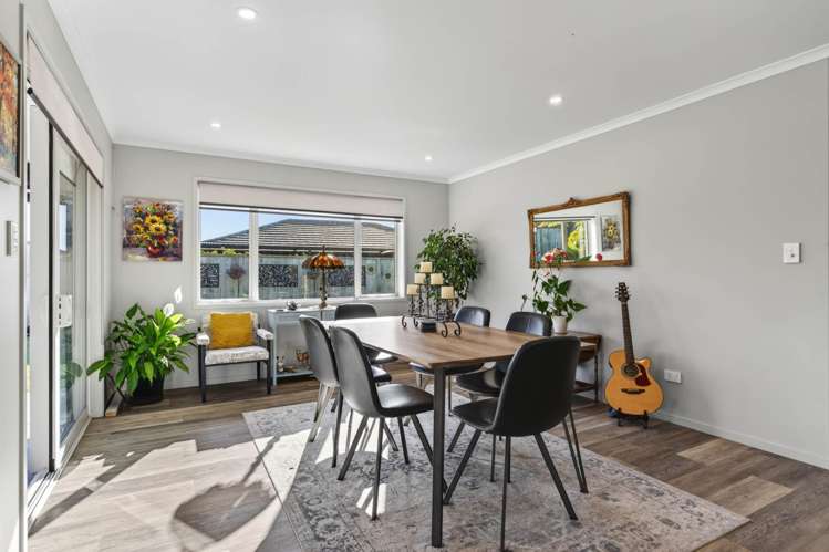 17 Olney Court One Tree Point_13