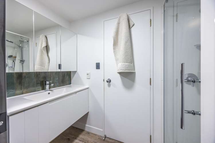 13L/3 Whitaker Place Auckland Central_12