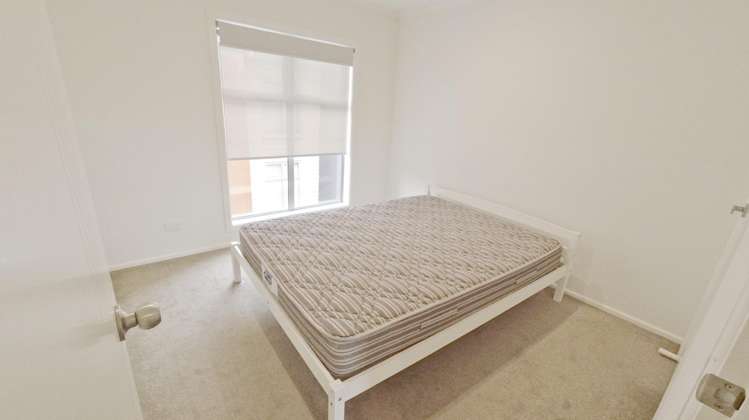 8/7 Vialou Street Hamilton Central_6